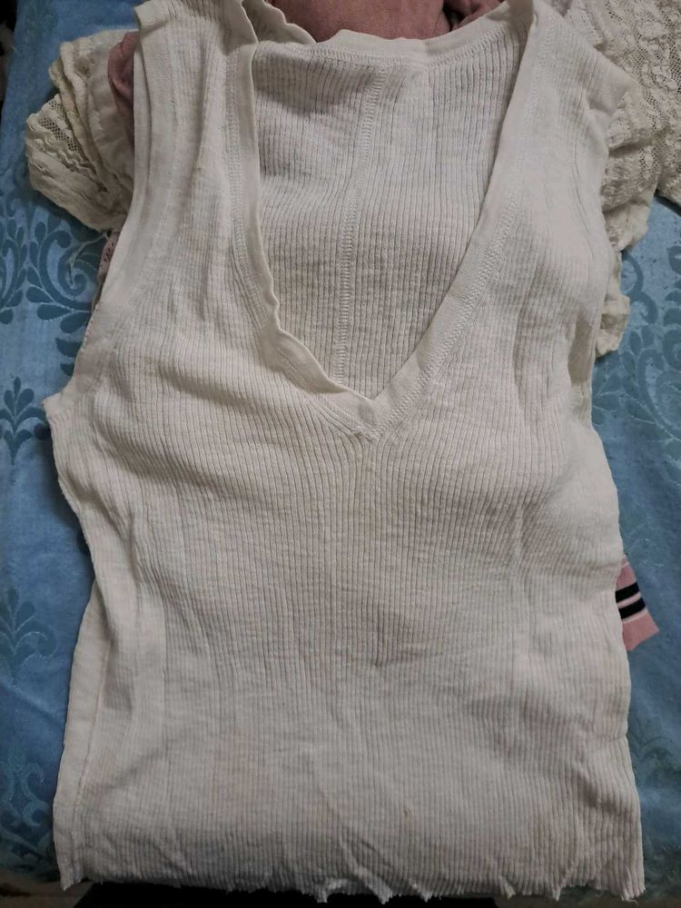 Women's White V-Neck Sleeveless Top