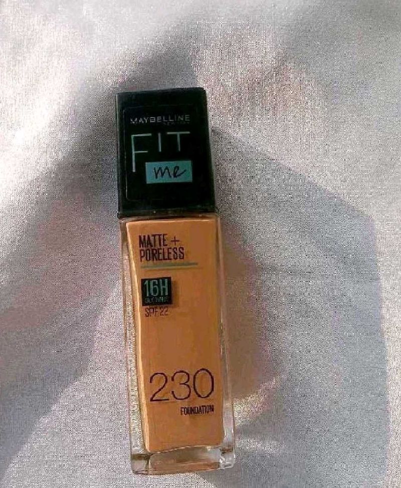Maybelline Fit Me Matte+PorelessFoundation 230