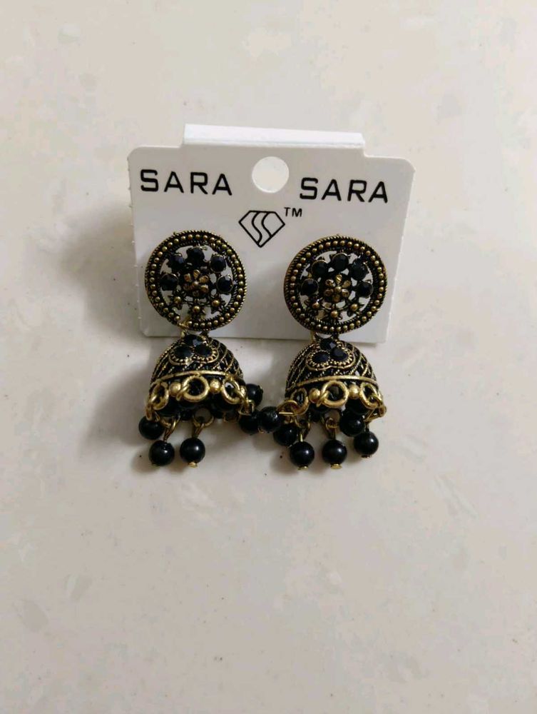 Elegant Black Jhumki Earrings