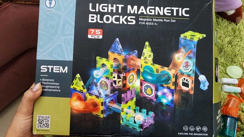 Light Magnetic Blocks - Marble Run