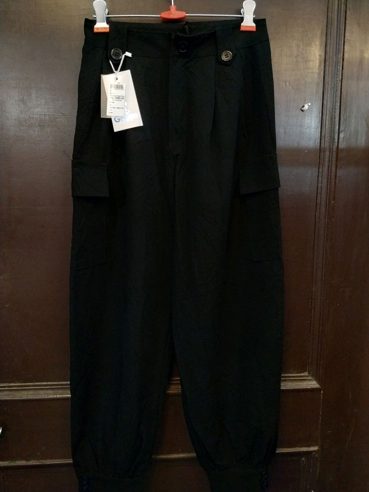 A Export Multibranded Girls Black Highwaist Cargo