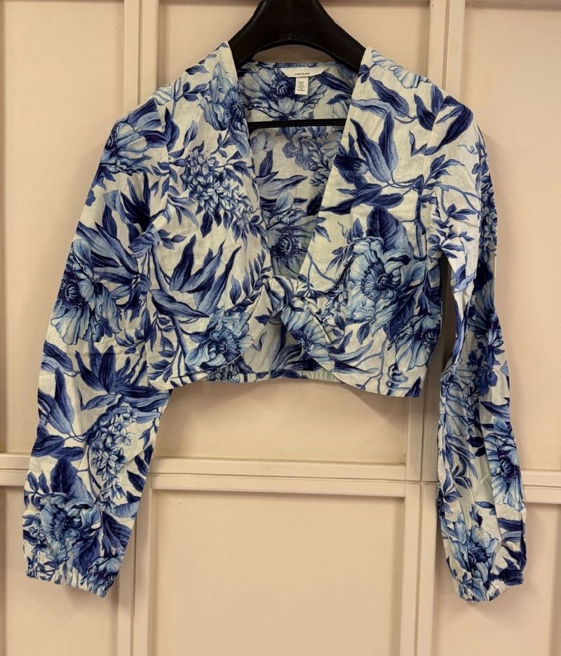 V neck Floral Print Linen Cropped Top
