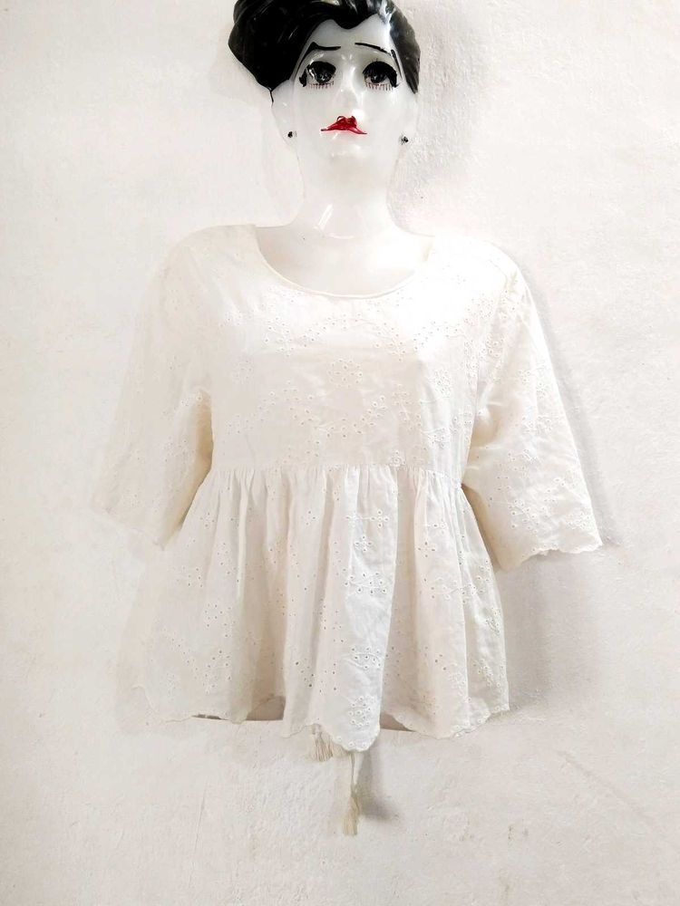 sale 🎊🎉ZARA White Broderie Anglaise Peplum Top
