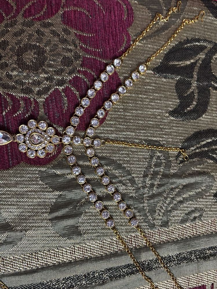 Elegant Maang Tikka Headpiece