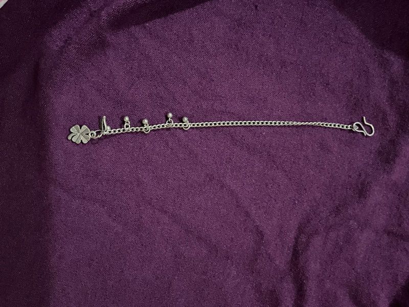 Lucky Clover Charm Forhead pendant