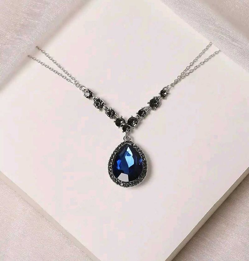 Stunning Blue Teardrop Pendant Necklace