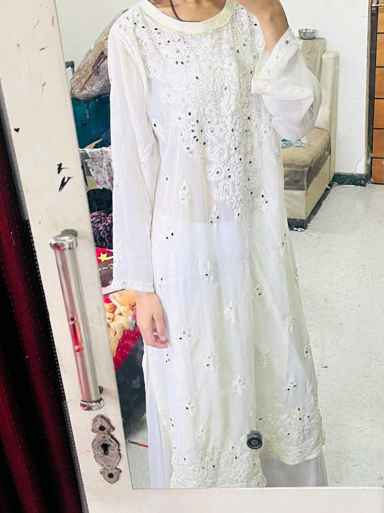 Embroidered Chikankari Kurta
