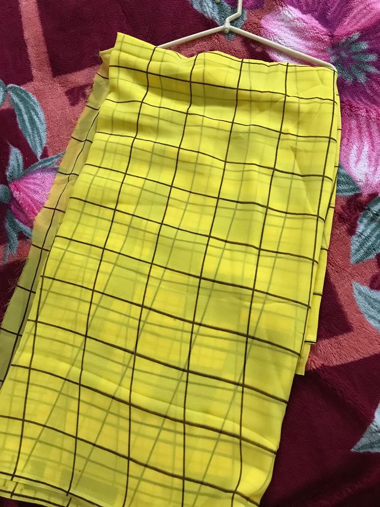 Yellow Chiffon Saree With Unstitched Blouse