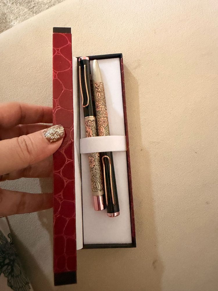 New Elegant Pen Set with Case