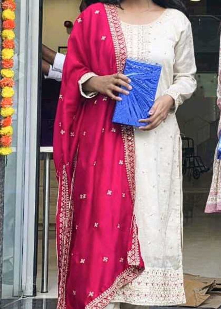 Beautiful Red Suit With Set
