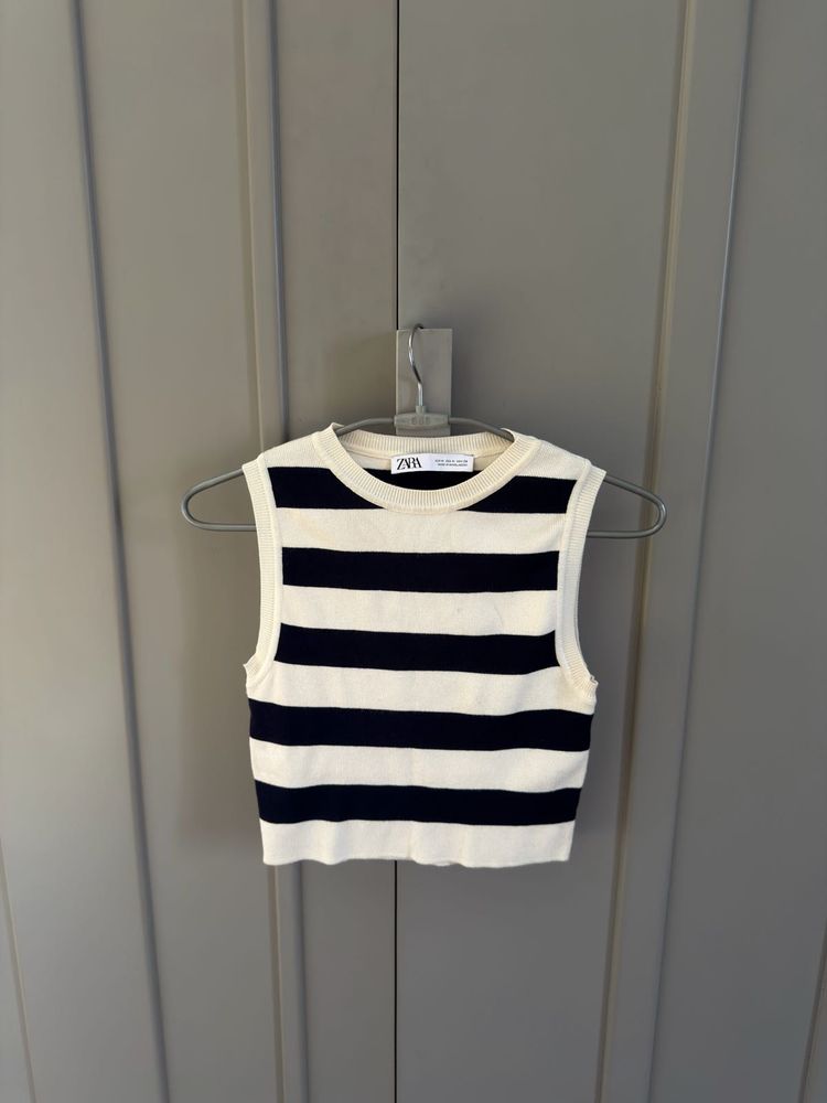 Striped Sleeveless Knit Top