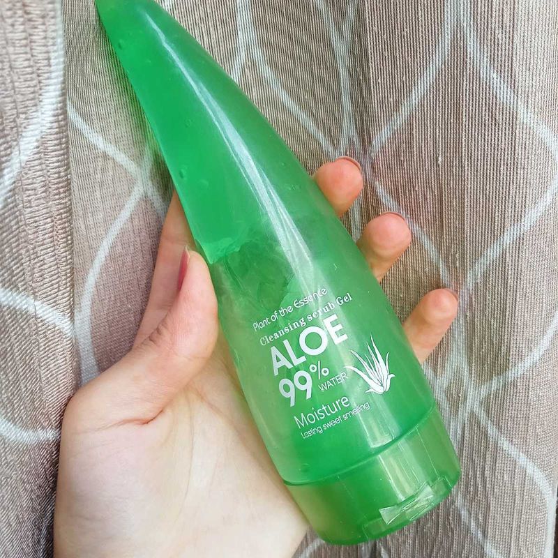 Aloe Vera Cleansing Scrub Gel