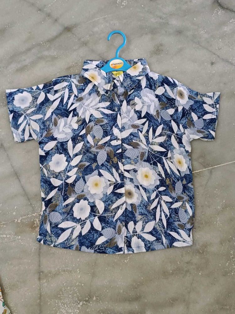 women's Blue Floral Short Sleeve Shirt