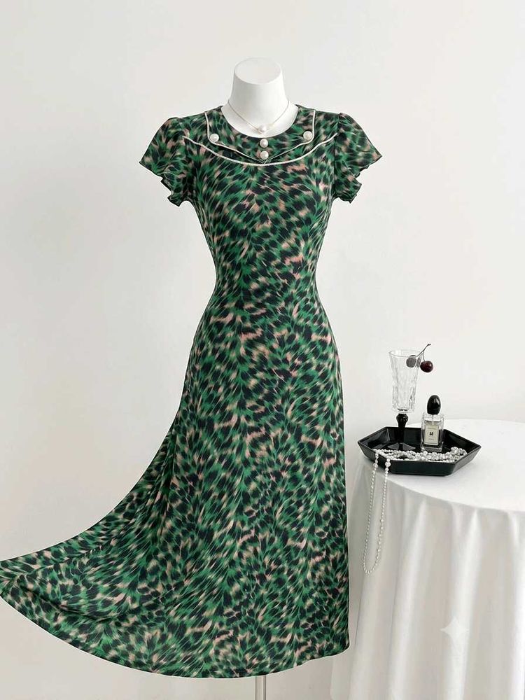 Chic Green Leopard Print Dress