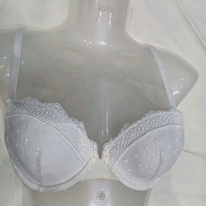 🪔 Elegant White Lace Trim Bra