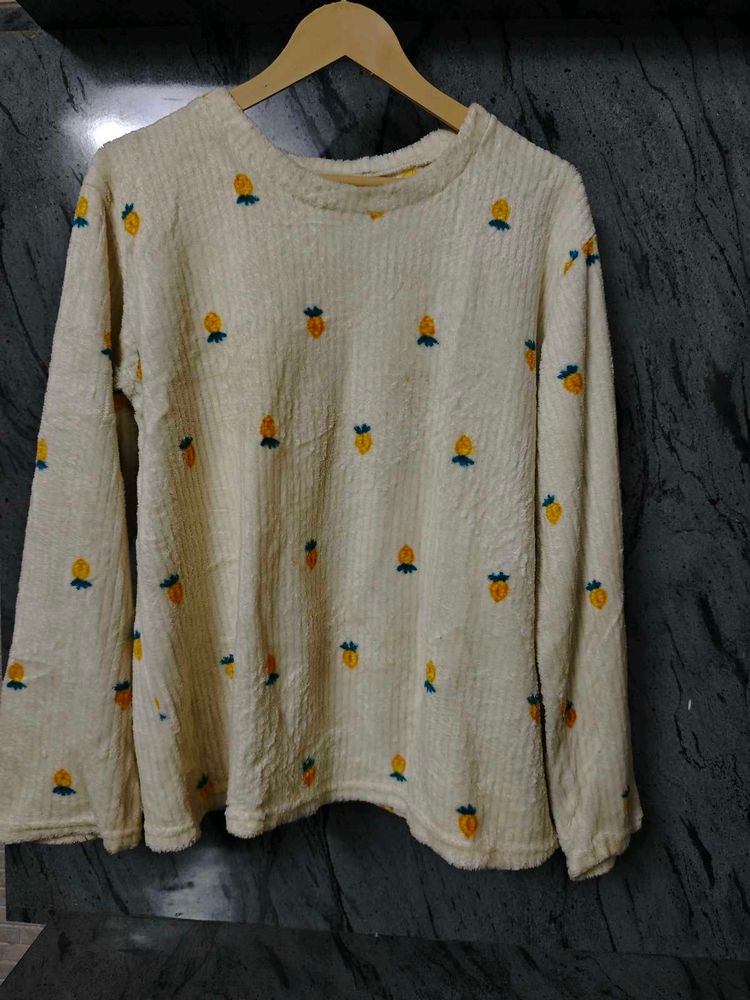Cute Pineapple Print Textured Top