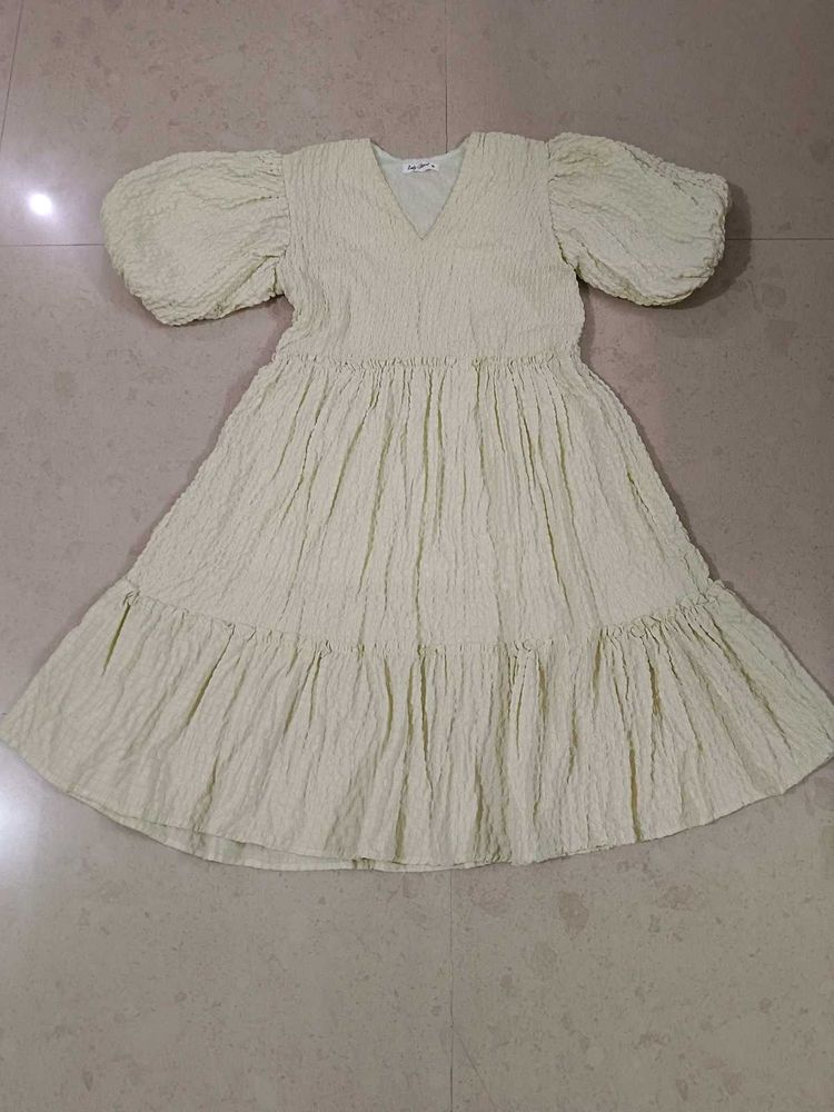 Chic Textured Puff Sleeve Midi Dress
