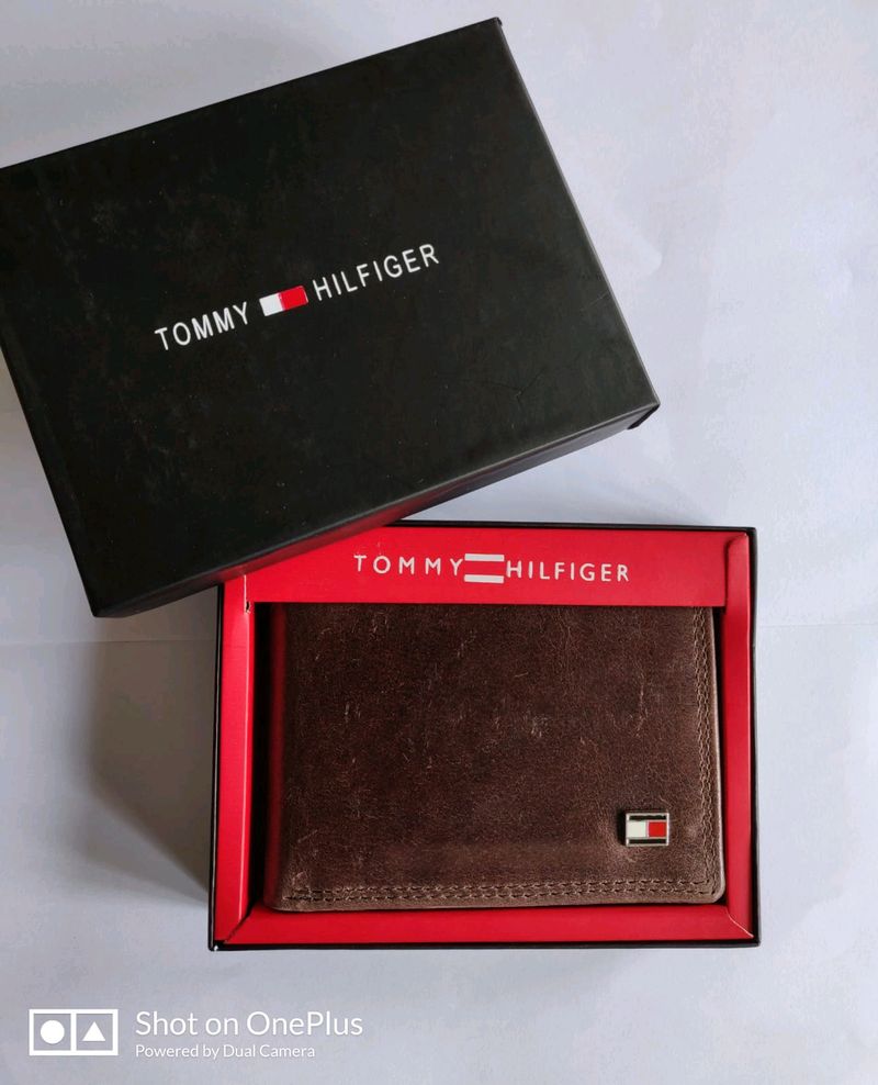 TOMMY HILFIGER METAL LOGO COFFEE CRUNCH LEATHER