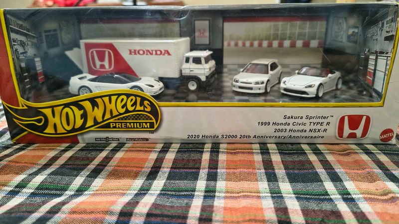 HOTWHEELS PREMIUM HONDA SAKURA SPRINTER SET