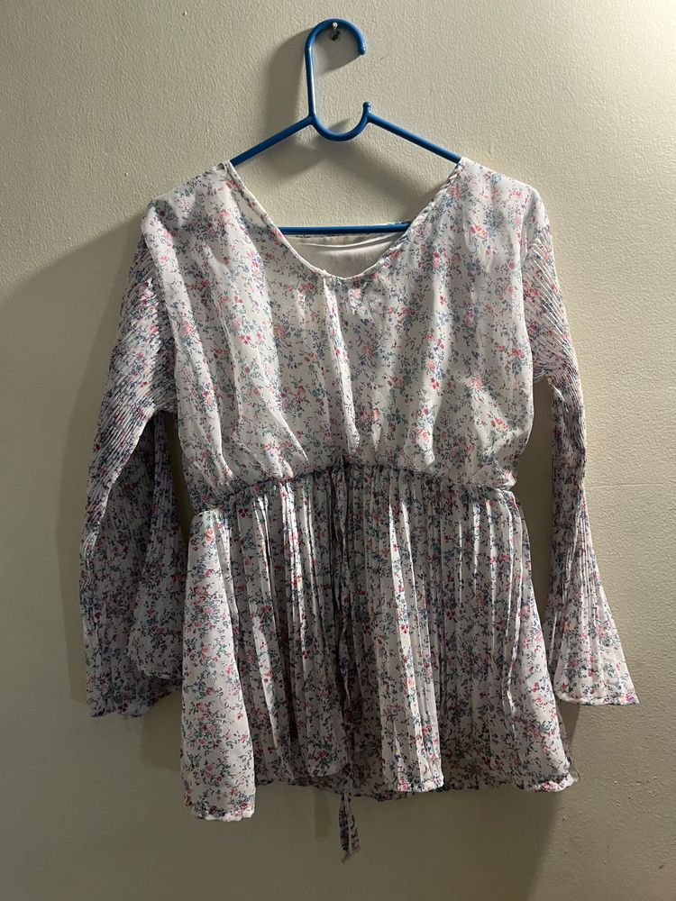 Charming Floral Pleated Blouse