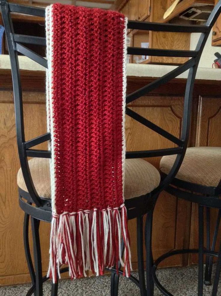 Red &amp; White Knitted Scarf
