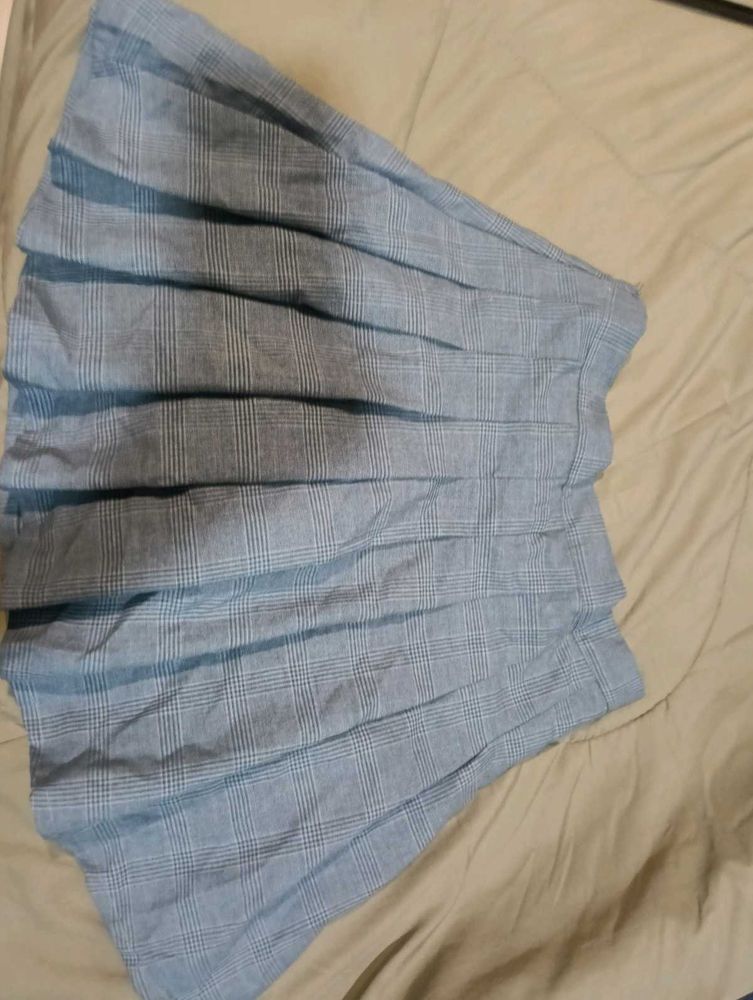 Pleated Plaid Skirt (size-M)