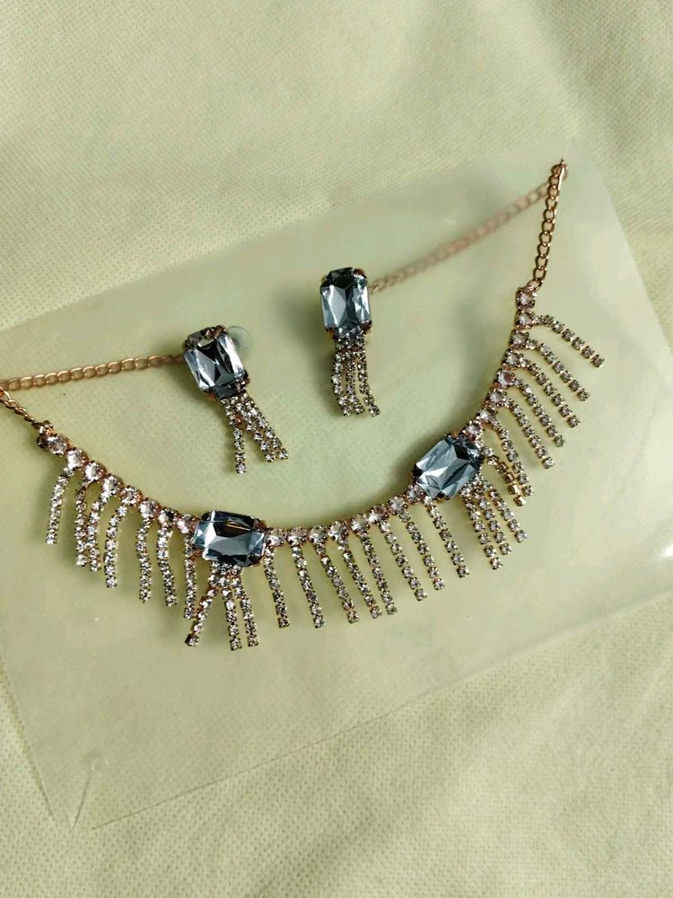 Sparkling Choker Necklace &amp; Earring Set