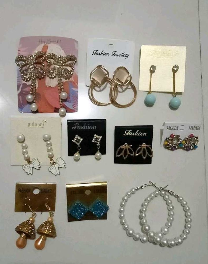 14 Assorted Fashion Earrings Set