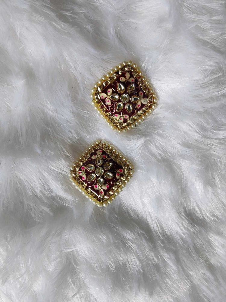 **DISCOUNT**Elegant Kundan Stud Earrings