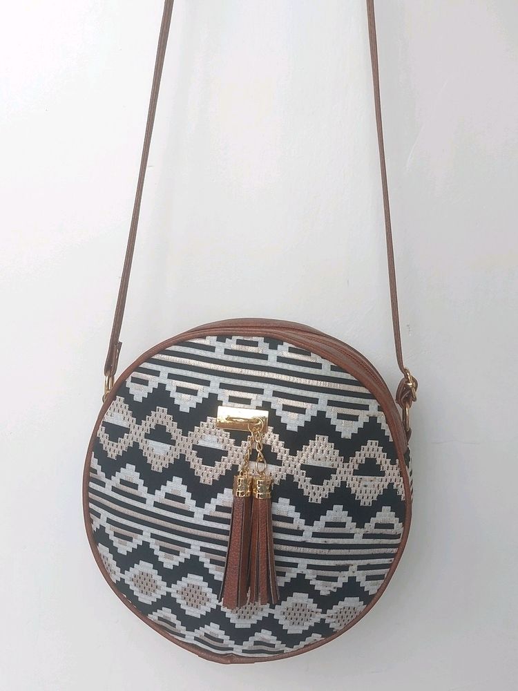 Round Sling Bag