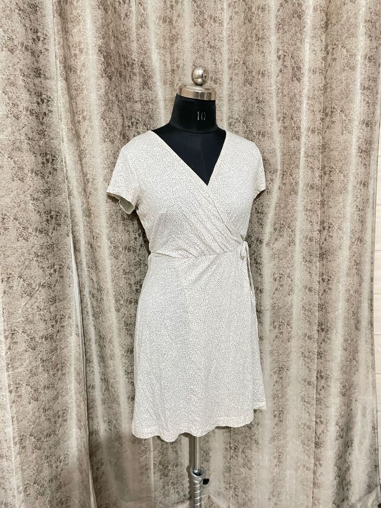 H&amp;M Cute White Wrap Dress