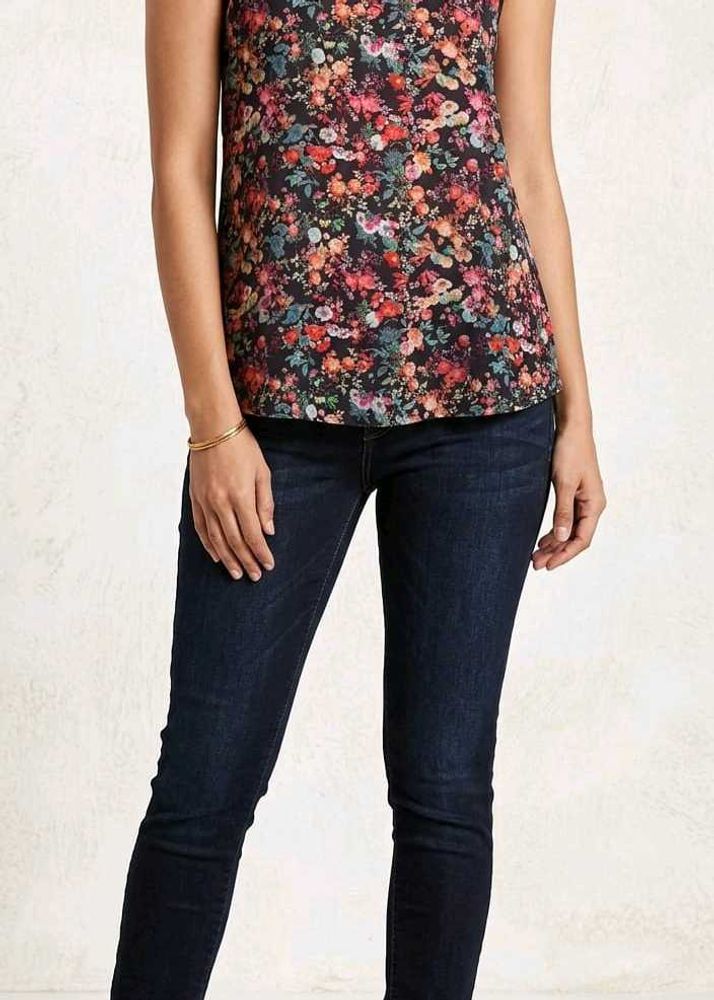 Floral Print Sleeveless Top