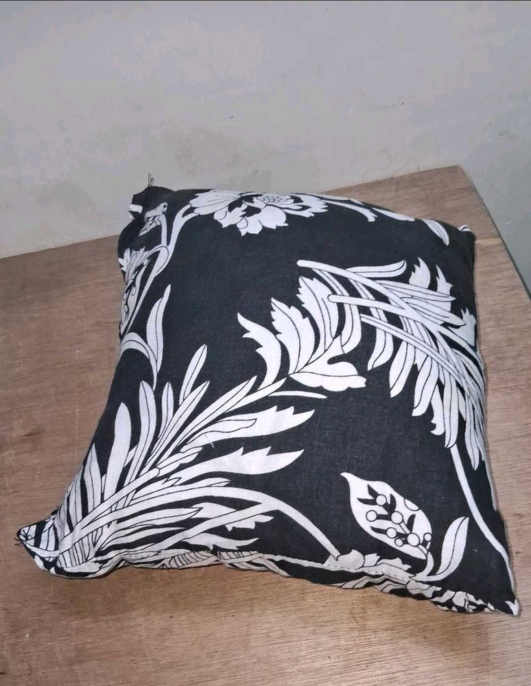 cushion takiya