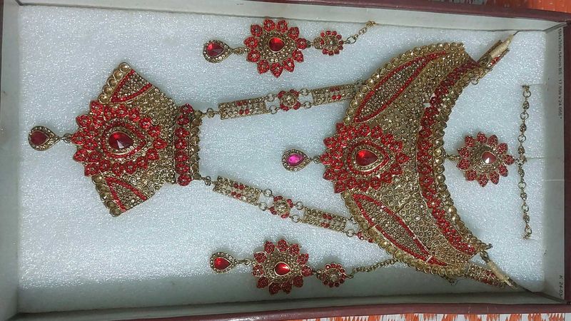 Red &amp; Gold Bridal Jewellery Set