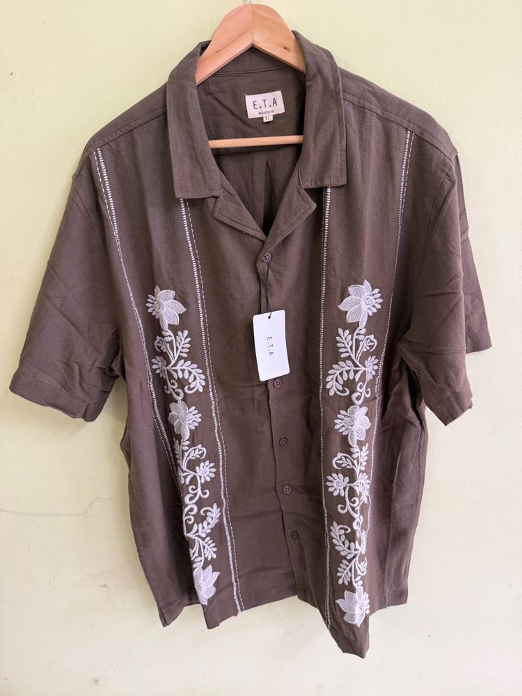 Men's Embroidered Short-Sleeve Shirt