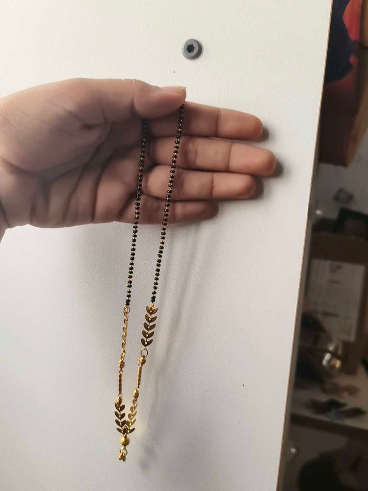 Elegant Gold Leaf Mangalsutra