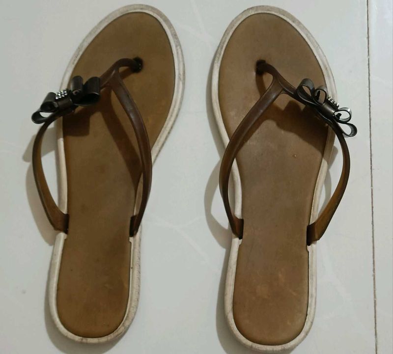 Women's Flip-Flops with Bow Detail