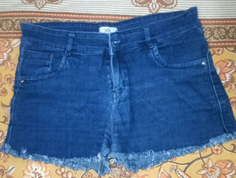 Casualwear Shorts &amp; Skirt