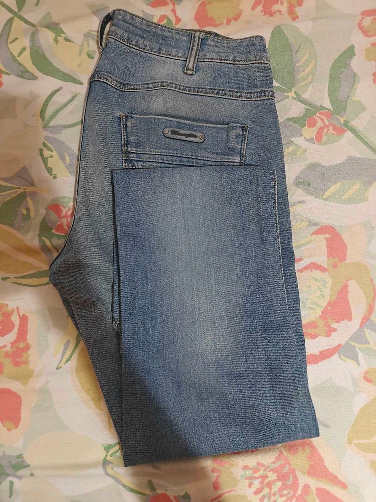 Light Wash Denim Jeans