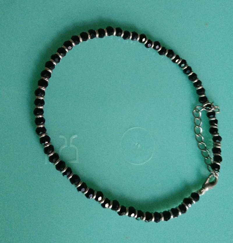 Elegant Black Beaded Bracelet