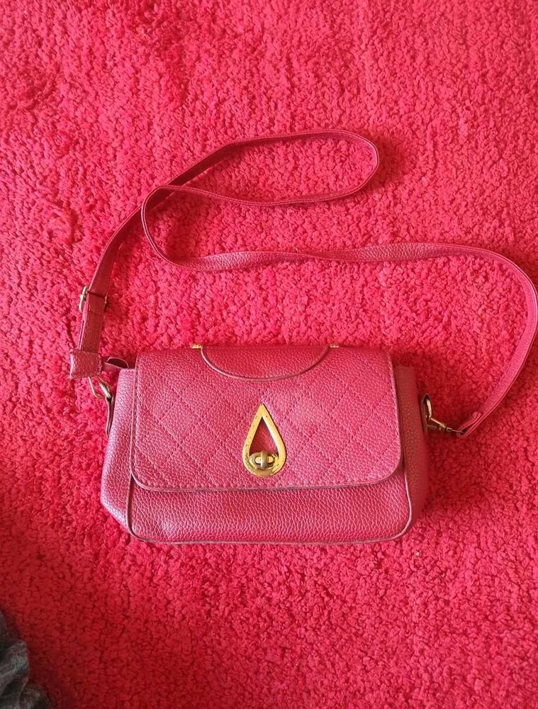 Chic Red Crossbody Handbag