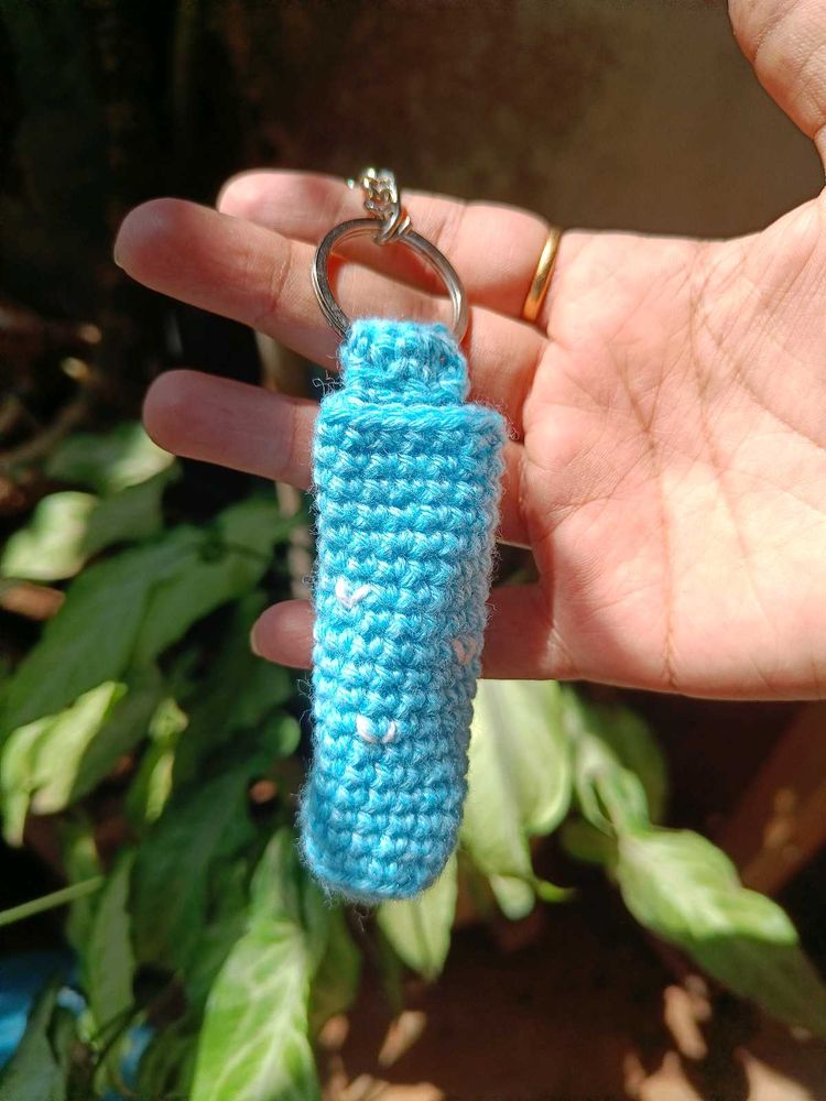 Crochet lip balm holder