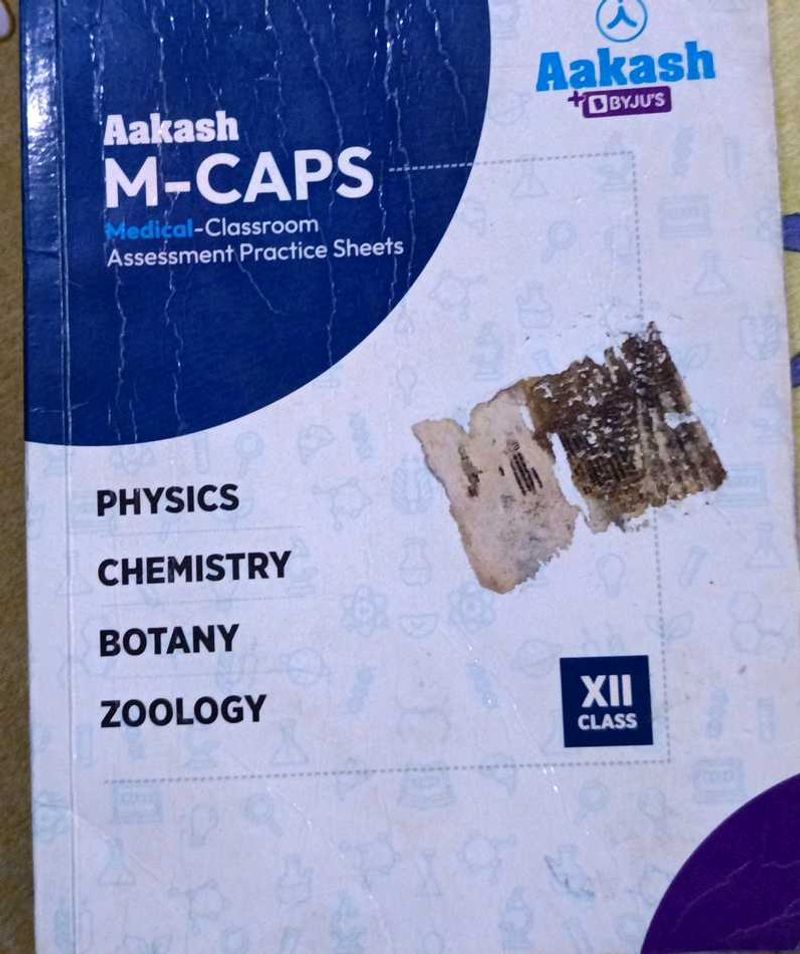 Aakash M-CAPS Class XII Medical Entrance Prep