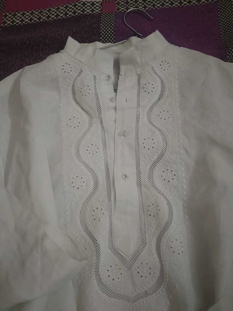 Men's White Embroidered Kurta