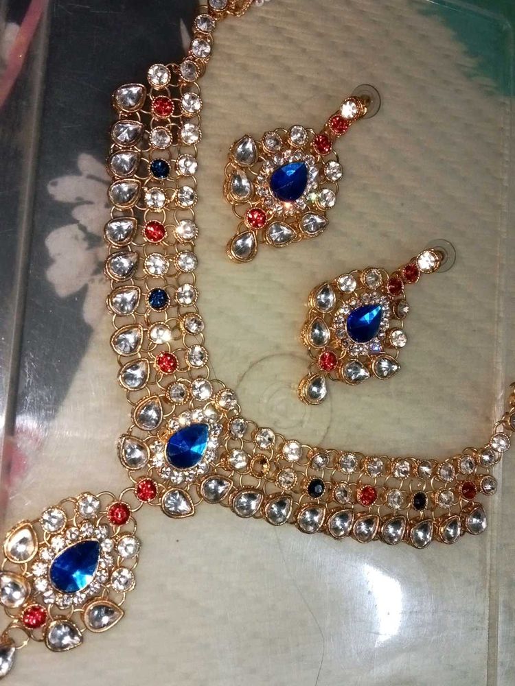 Stunning Kundan Necklace &amp; Earring Set