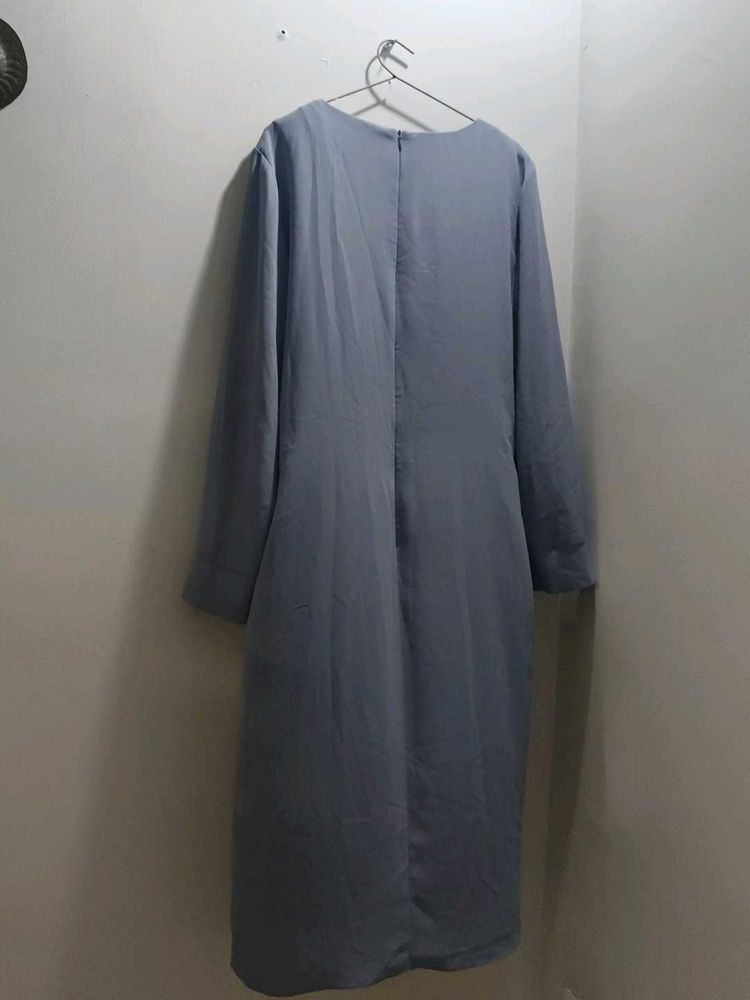 Brand new dress. still has tag and never worn. Kne