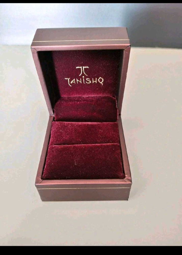 Tanishq Jewellery ring Boxx