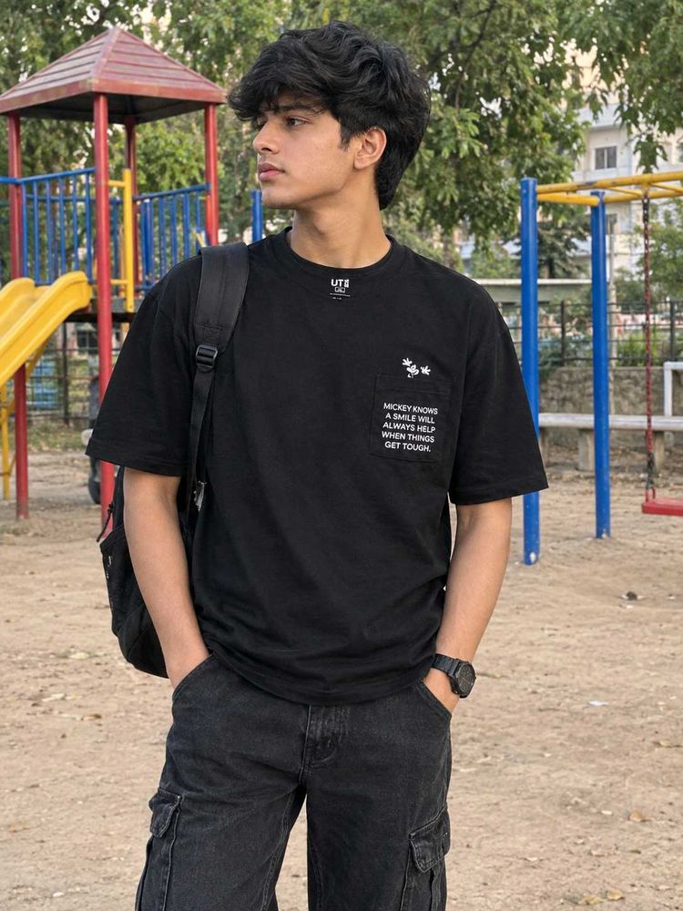 Stylish Black Graphic T-Shirt