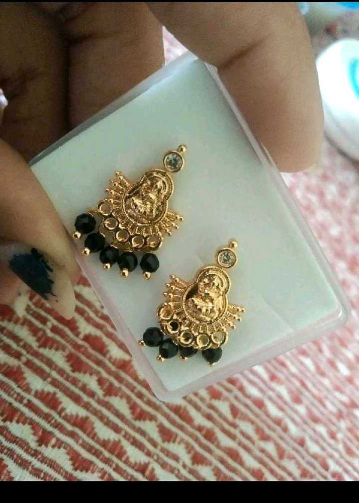 Traditional Gold &amp; Black Bead Earrings