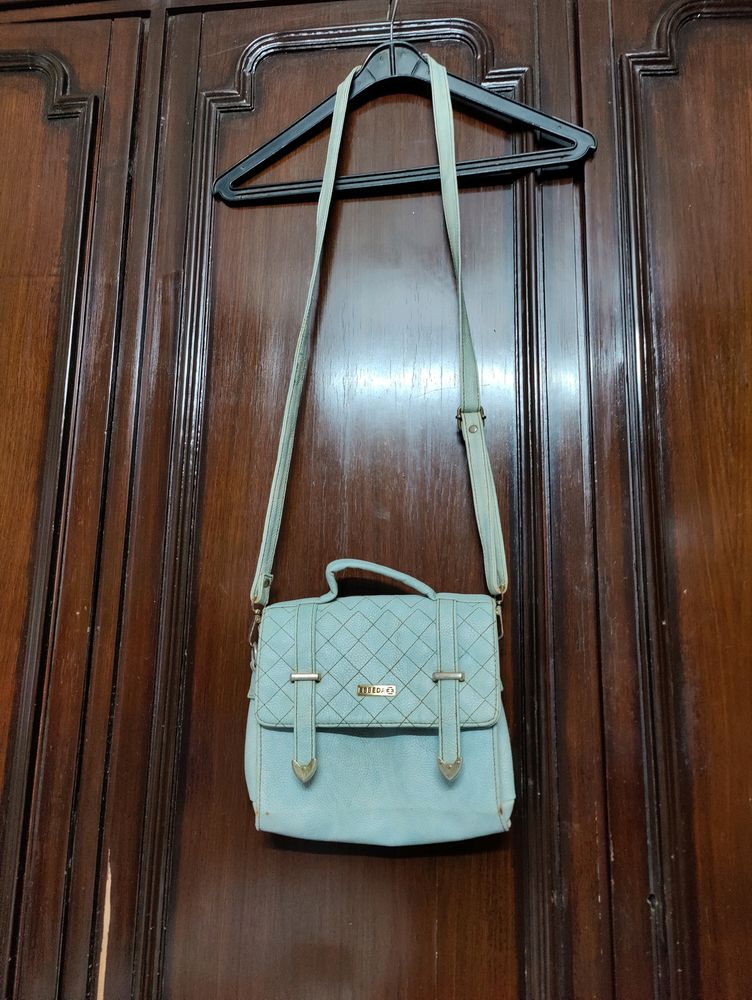 Esbeda- Sling Bag